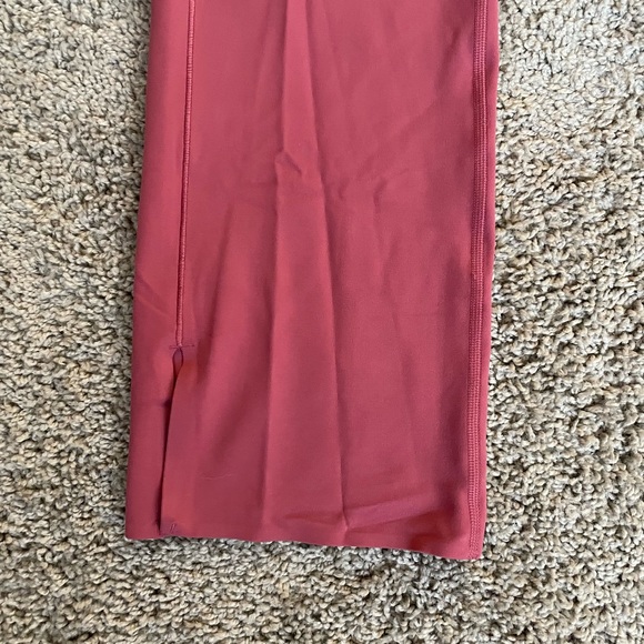 Athleta Transcend Stash Crop Straight Leg - Picture 3 of 5